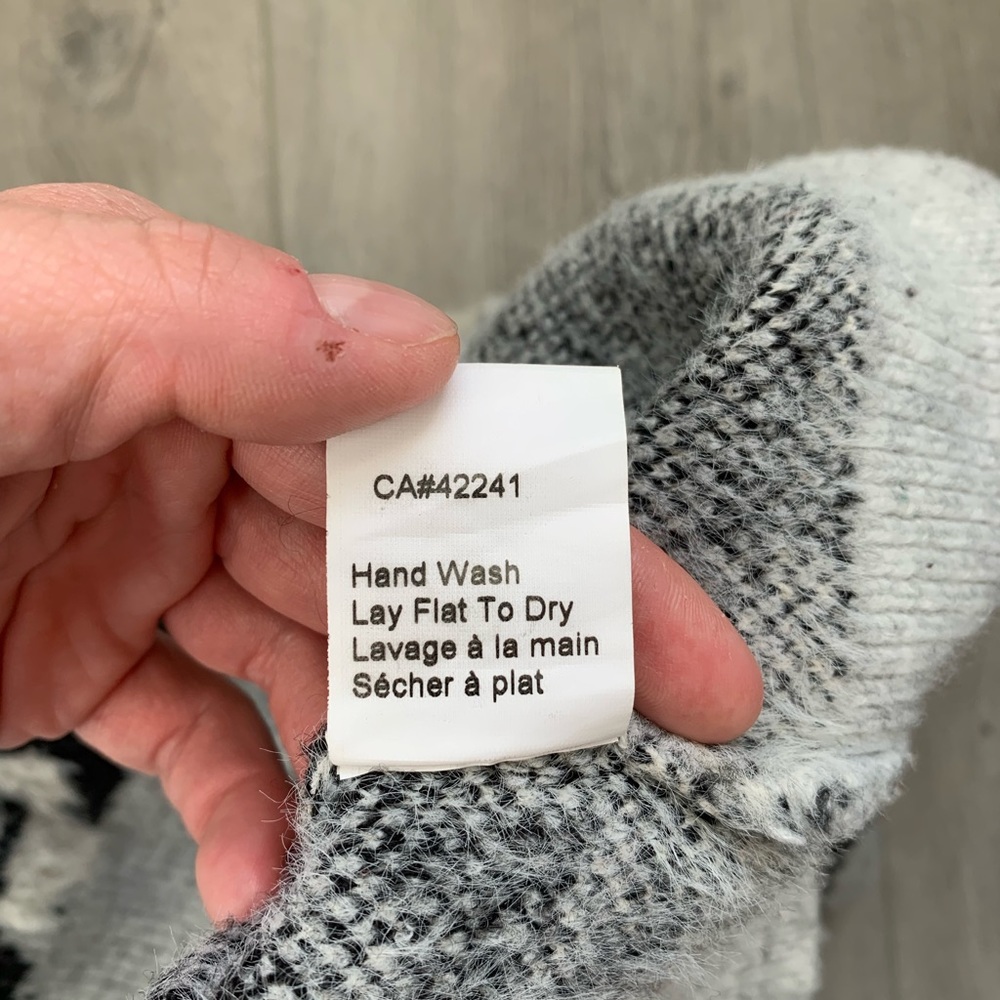 Silky Soft Bubble Sleeve Sweater by Lyla and Luxe 💅 ❤️ BIN 1 - Picture 5 of 5